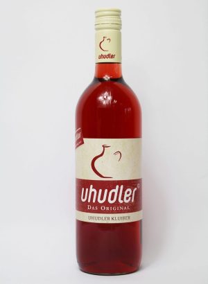 Uhudler rot Flasche weißer Hintergrund